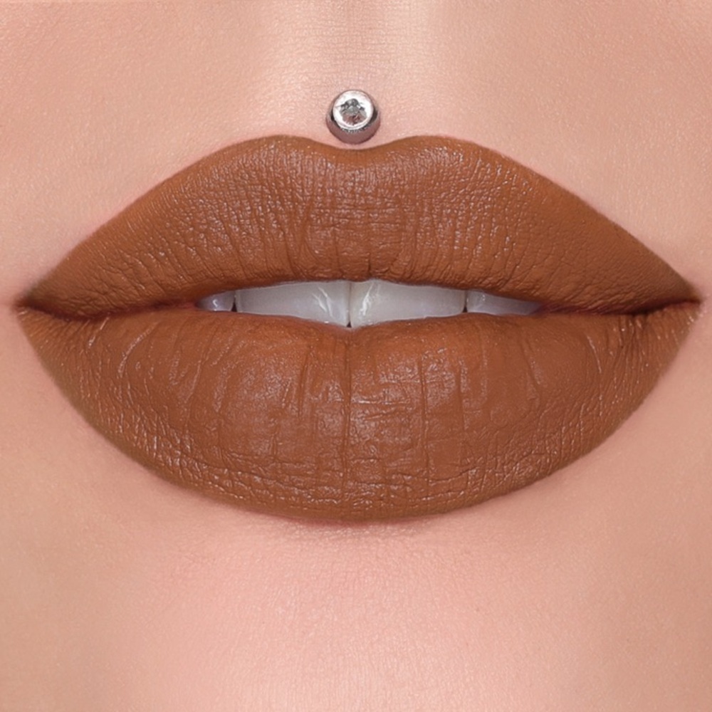 Jeffree Star Velvet Trap Lipstick - Chocolate Fondue (Brown w/ Orange Undertone)